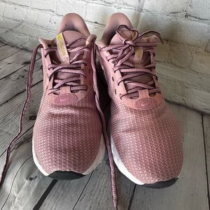 {Nike} Women's Rose Sneakers